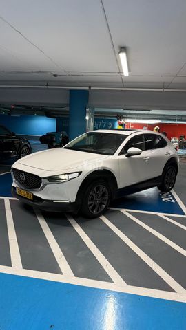מודעת רכב מאזדה CX-30