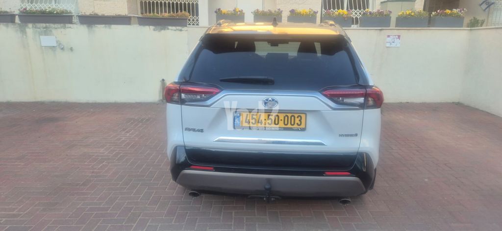 מודעת רכב טויוטה RAV4