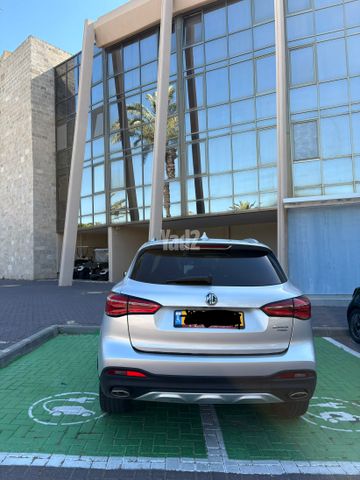 מודעת רכב אם ג'י EHS PHEV