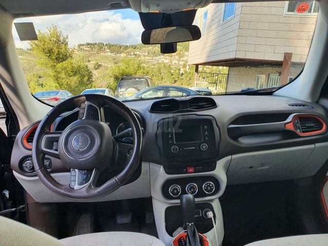 מודעת רכב ג'יפ רנגייד
