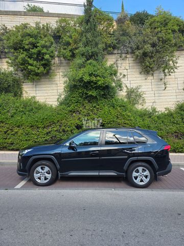 מודעת רכב טויוטה RAV4