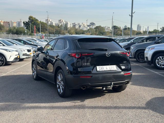 מודעת רכב מאזדה CX-30 2