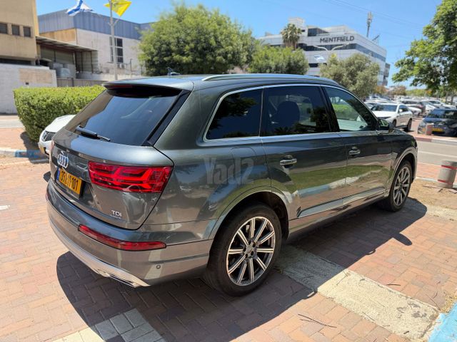 מודעת רכב אאודי Q7 2