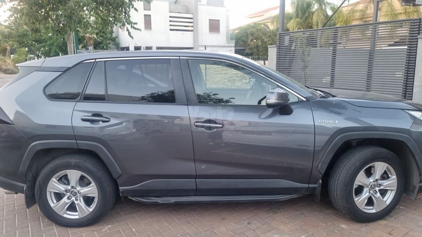 מודעת רכב טויוטה RAV4