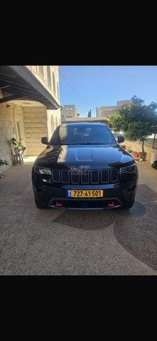 מודעת רכב ג'יפ גרנד צ'ירוקי