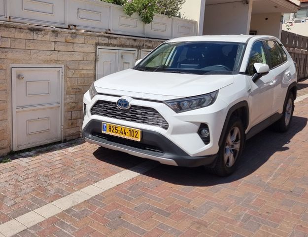 מודעת רכב טויוטה RAV4