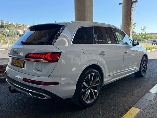מודעת רכב אאודי Q7