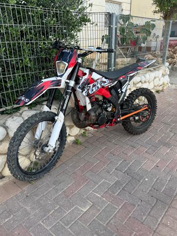 מודעת רכב גאס-גאס EC300
