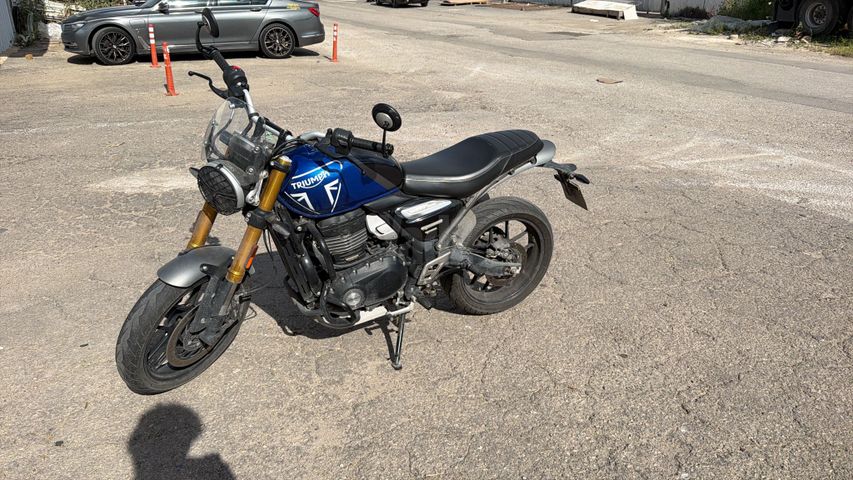 מודעת רכב טריומף Speed 400