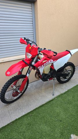 מודעת רכב גאס-גאס EC300F