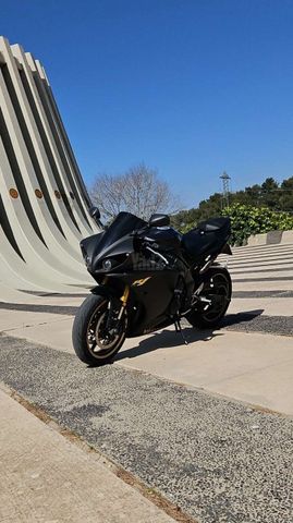 מודעת רכב ימאהה YZF-R1
