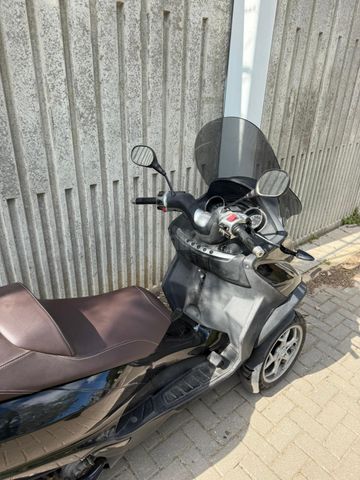 מודעת רכב פיאג'ו MP3 300 LT