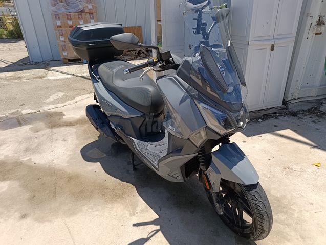 מודעת רכב סאן יאנג ג'וירייד 300 16