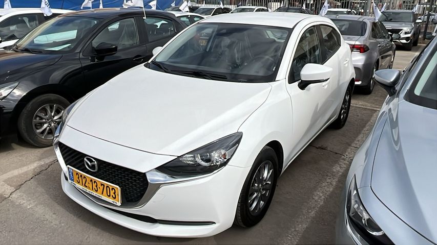 מודעת רכב מאזדה 2