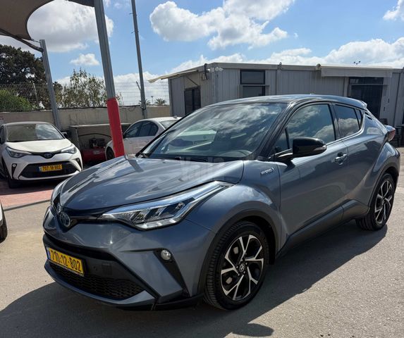 מודעת רכב טויוטה C-HR