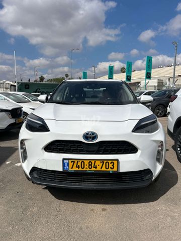 מודעת רכב טויוטה יאריס קרוס