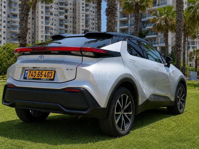 מודעת רכב טויוטה C-HR 3