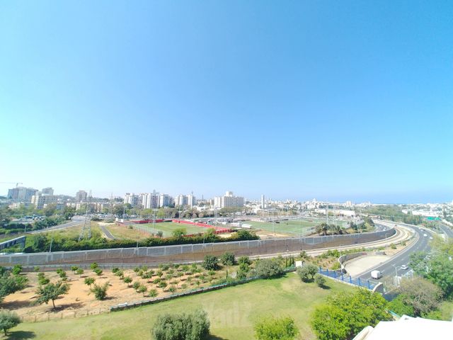 גג/ פנטהאוז להשכרה בתל אביב יפו — 2