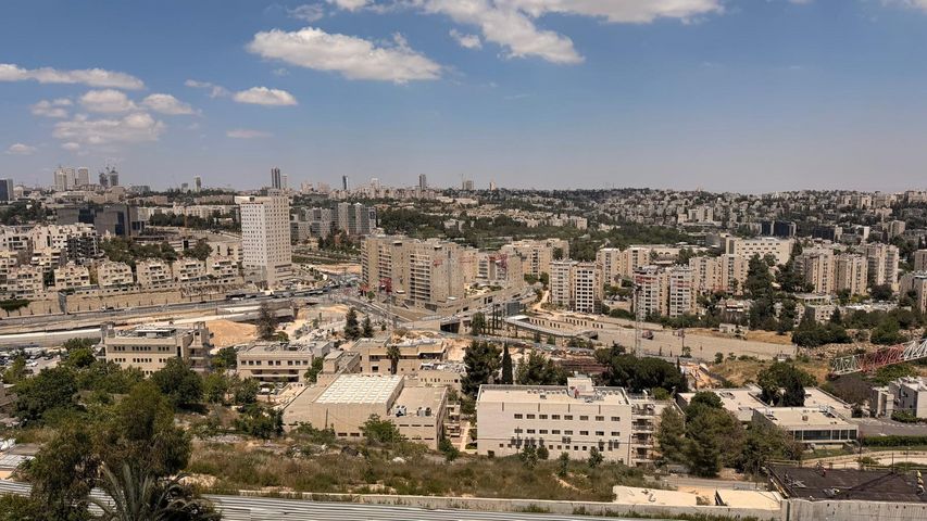 הרב עוזיאל 