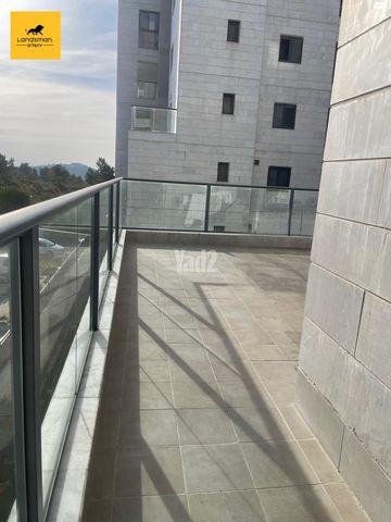 השקד 10