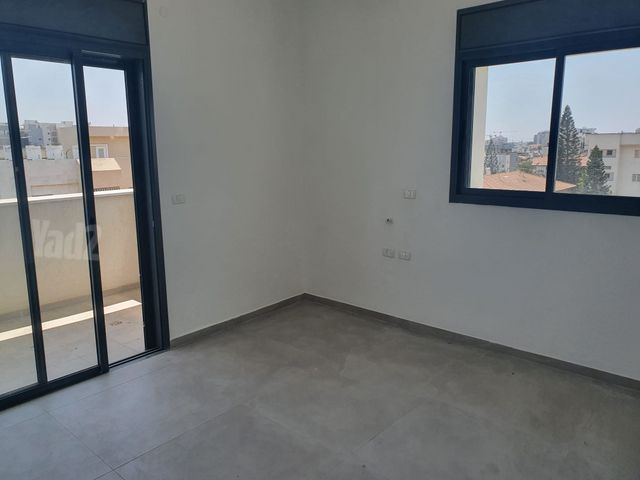תמונה 7 של דירת 4 חדרים להשכרה בהרצליה