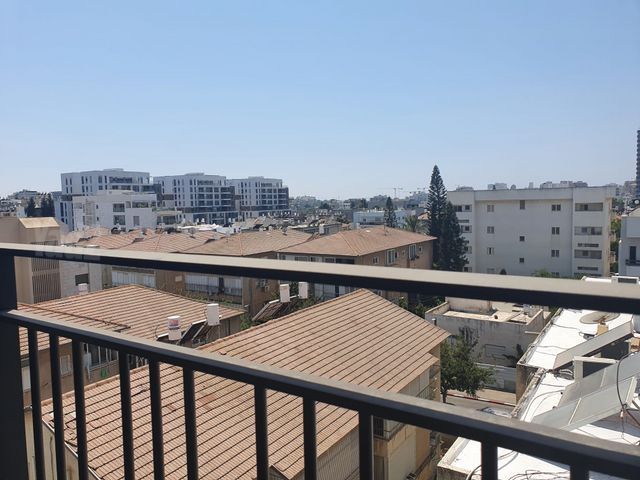 תמונה 2 של דירת 4 חדרים להשכרה בהרצליה