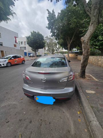 מודעת רכב מאזדה 3
