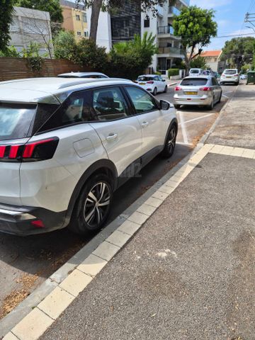מודעת רכב פיג'ו 3008