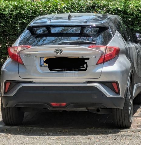 מודעת רכב טויוטה C-HR