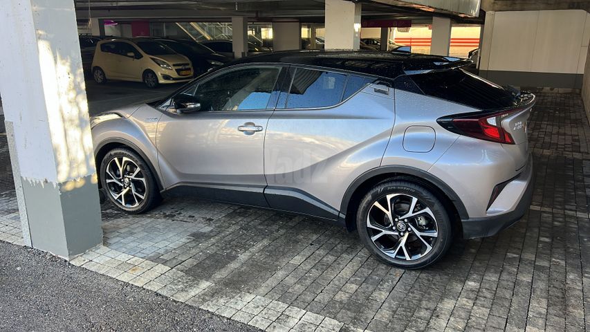 מודעת רכב טויוטה C-HR
