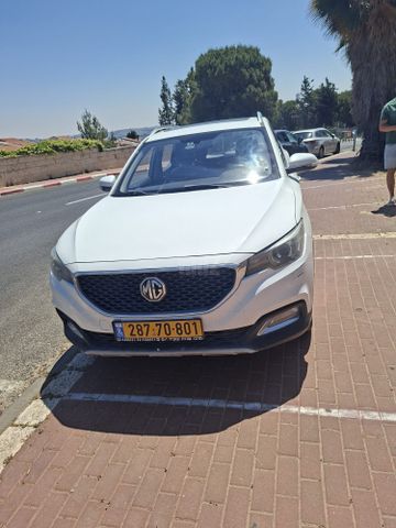 מודעת רכב אם ג'י ZS