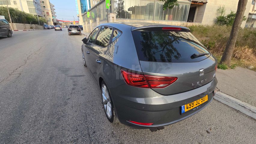 מודעת רכב סיאט לאון
