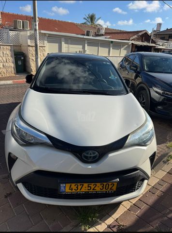 מודעת רכב טויוטה C-HR