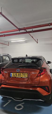 מודעת רכב טויוטה C-HR