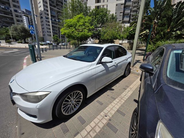 מודעת רכב ב מ וו סדרה 3
