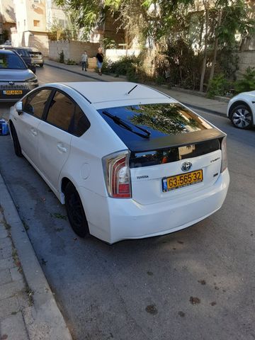 מודעת רכב טויוטה פריוס