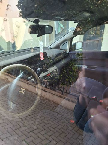 מודעת רכב הונדה FR-V