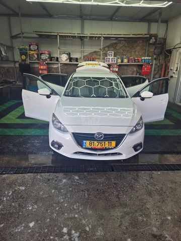 מודעת רכב מאזדה 3