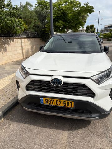 מודעת רכב טויוטה C-HR