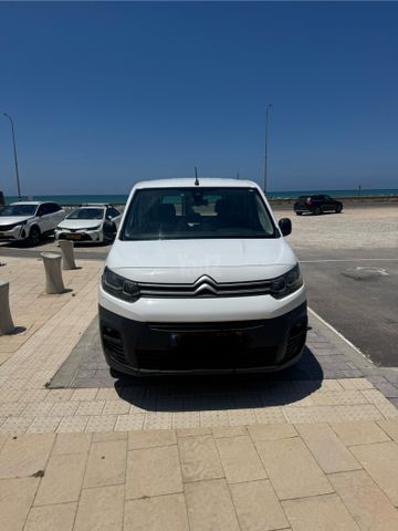 מודעת רכב סיטרואן ברלינגו