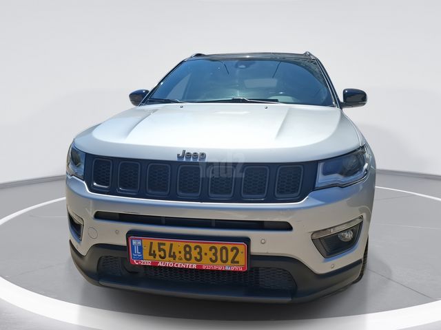 מודעת רכב ג'יפ קומפאס
