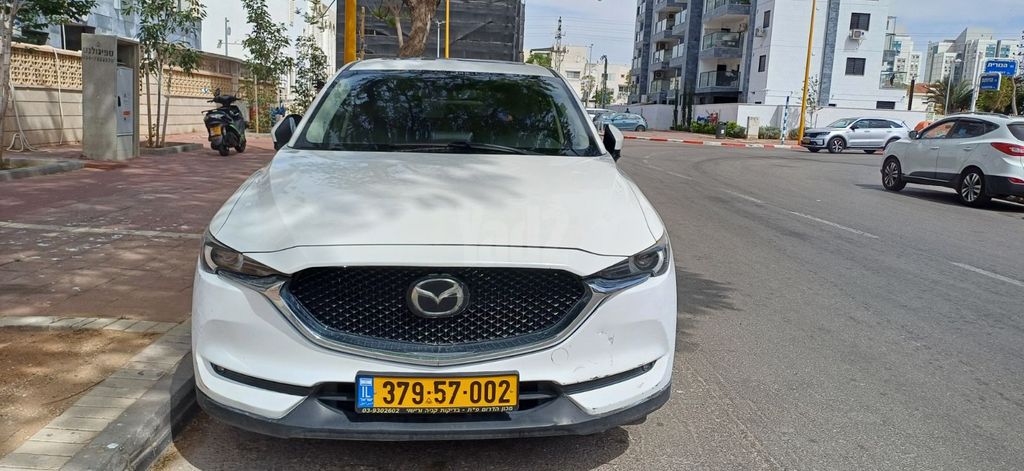 מודעת רכב מאזדה CX-5