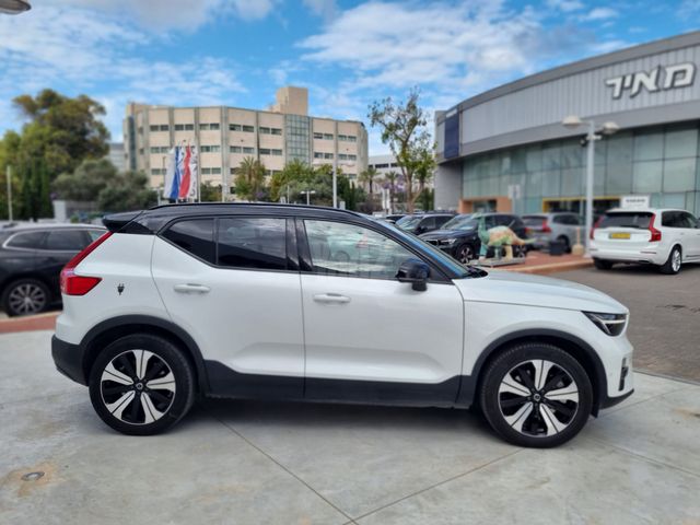 מודעת רכב וולוו XC40 2