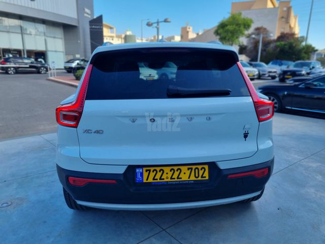 מודעת רכב וולוו XC40 2