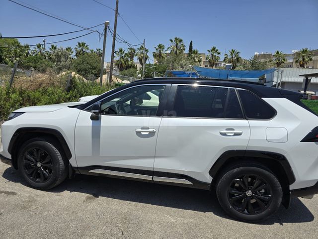 מודעת רכב טויוטה RAV4