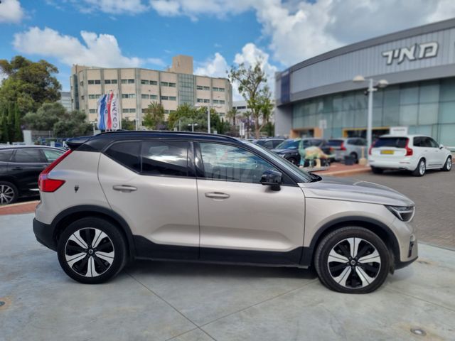 מודעת רכב וולוו XC40 2