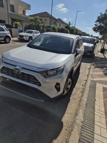 מודעת רכב טויוטה RAV4