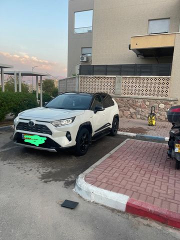 מודעת רכב טויוטה RAV4