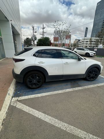 מודעת רכב מאזדה CX-30