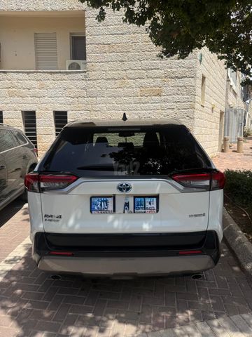 מודעת רכב טויוטה RAV4